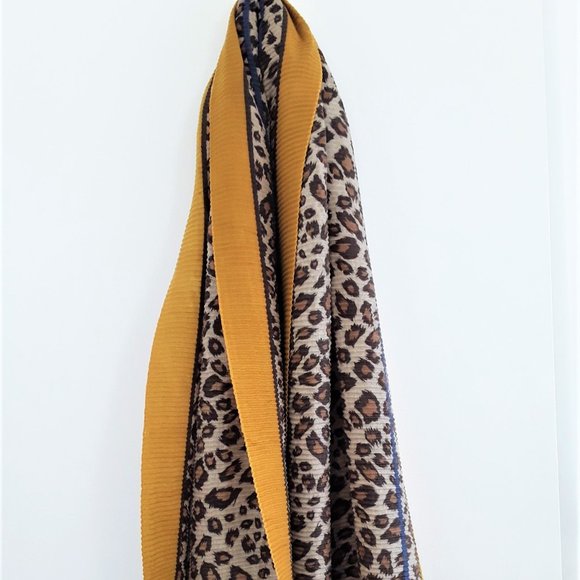 Leopard Print Scarf/Wrap - Picture 2 of 6